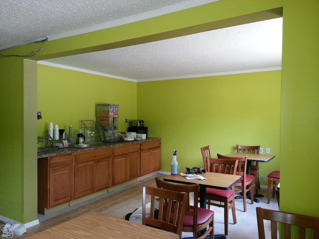 Super 8 By Wyndham Bath Hammondsport Area Motel Room photo